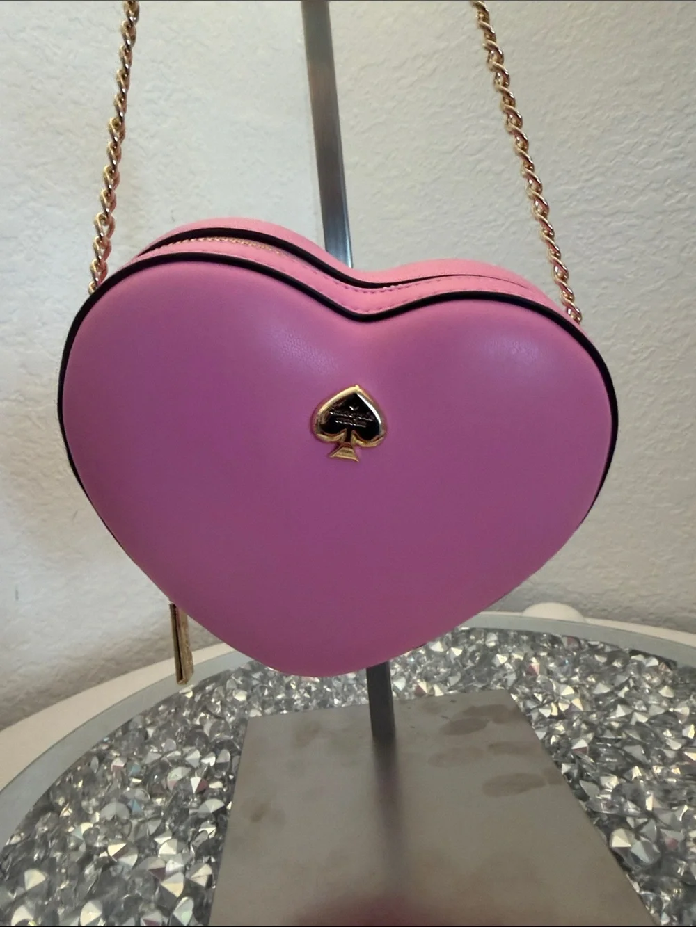 kate spade pink heart-shaped mini crossbody with gold chain NEW NO TAGS